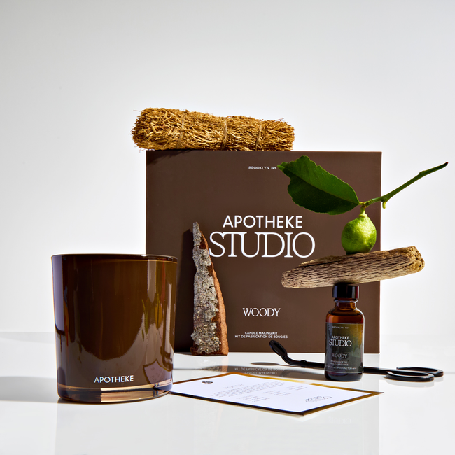 AP32-01-WO Woody TDAVIS_Apotheke758 (1).jpg