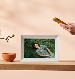 Aura Frames