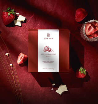 Bokksu White Strawberry 6-Piece Gift Box