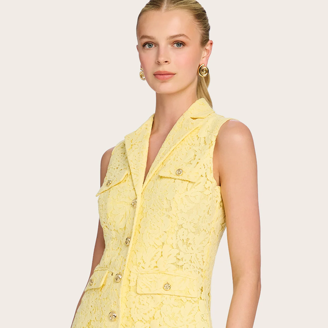 CURTIS_YELLOW_KEIKO_BLUE_0007crop.webp
