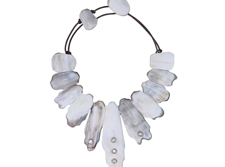 Light Matte Horn Collar