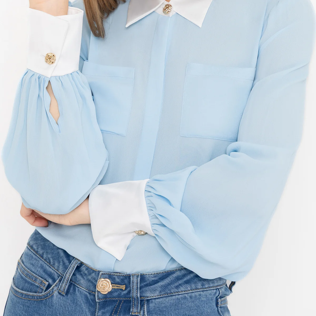 F25_DeniseGGTComboBlouse_PowderBlue.White_RylandDenimJeans_StarLt.Blue6.webp