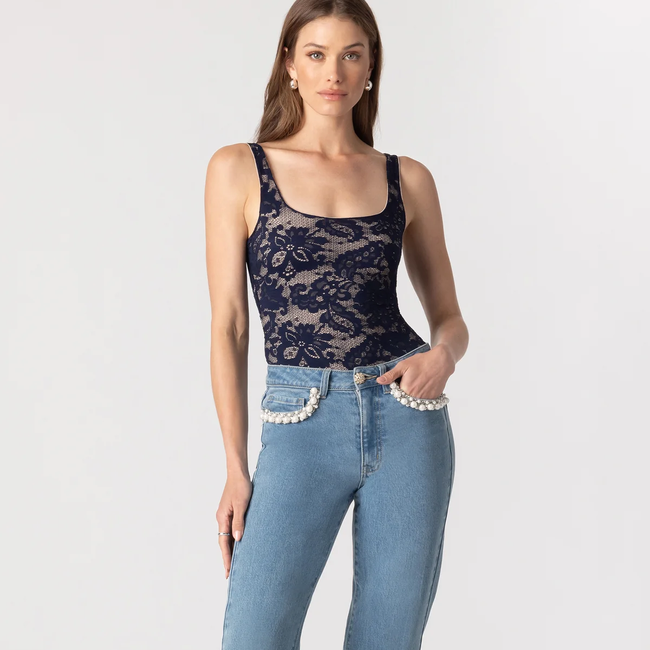 F25_GigiLaceBodysuit_Dusk.Beige_BaylorPearl.CrystalJeans_StarLightBlue_8.webp