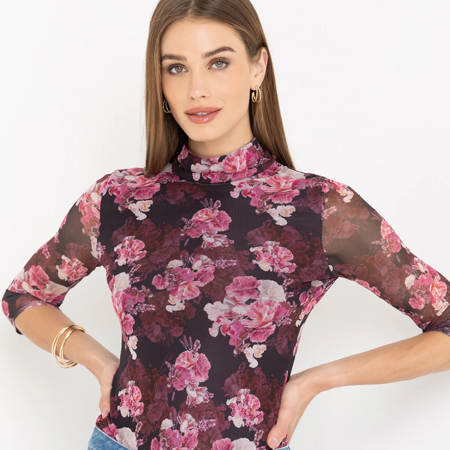 F25_MiloFloralMeshBodysuit_BurgundyFleurMulti_RylandDenimJeans_StarLightBlue4.webp