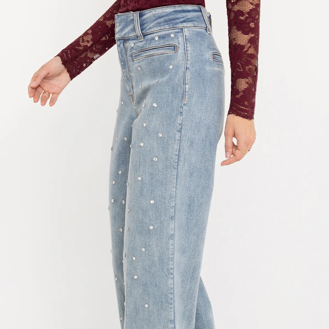 F25_RaquelCrystalStudJeans_Lt.Blue.Clear_ClaytonLaceTop_Cabernet7_a2d3b330-4f0c-44a4-bc70-0dab6a7d89af.webp