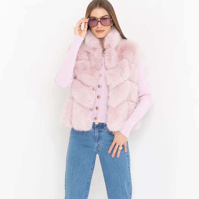 F25_RosarioFauxFurVest_balletSlipper_CarterRibCardigan_Pink_RylandDenimJeans_StarLt.Blue5.webp