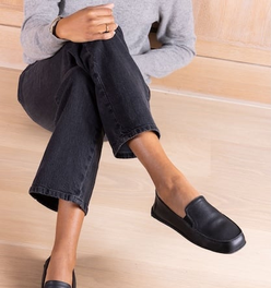 Falira in Black Lamba