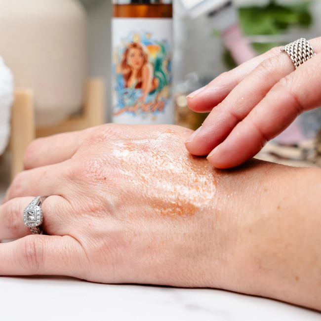 Fable_Beauty_Shimmer_Oil_1-10.webp
