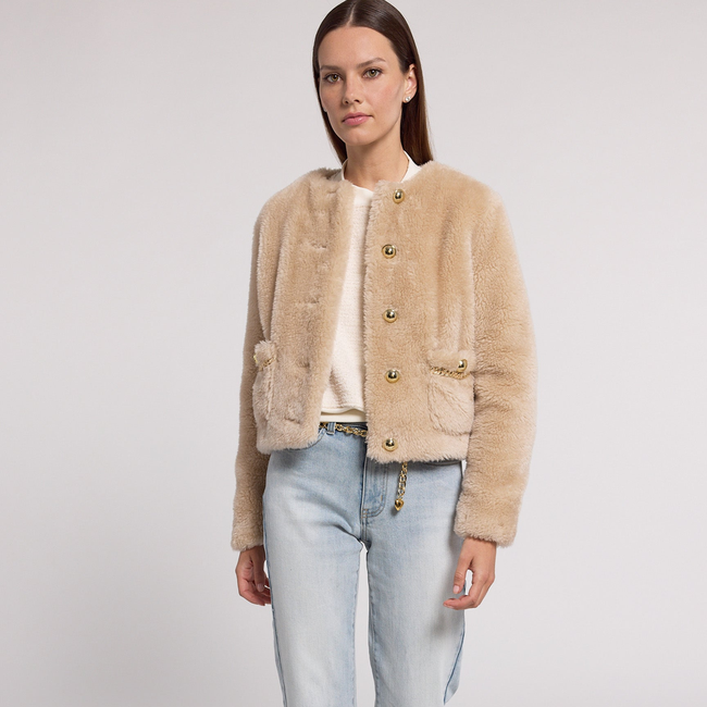 H24_JORDYCHAINBELTEDJEANS_ICE_JULIETWEEDSWEATSHIRT_CR_JENFAUXLAMBFURJACKET_TR__733_338245e8-300c-4671-a084-176d8326f670.jpg