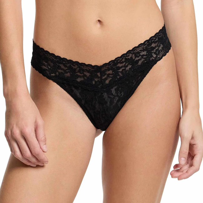 Hanky-Panky-Signature-Lacer-Original-Rise-Thong-Black-View-1_09da2f7c.webp