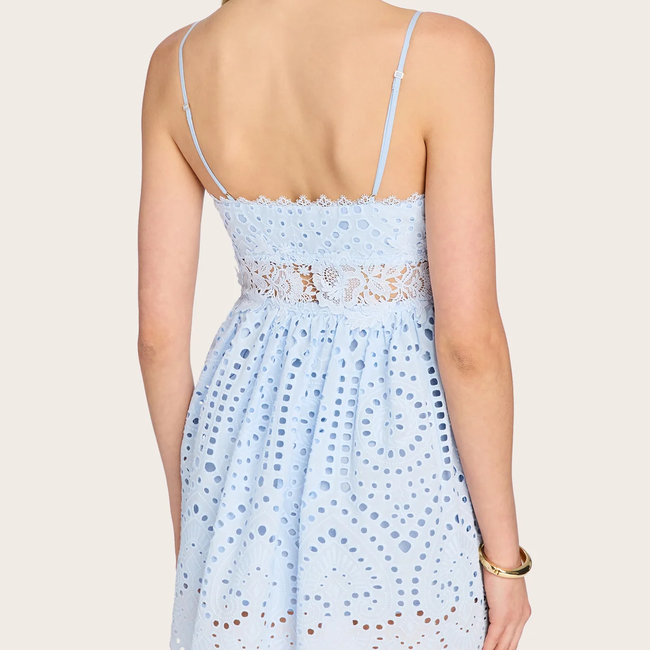LILIA_BLUE_0031_1feb1b7c-b182-4bd7-9803-6ba8bdba31bd.webp