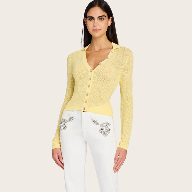 MEGAN_YELLOW_CAROLYN_WHITE_0010_806f6f68-0d9b-4445-803d-82240d9ffa51.webp