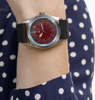 Intaglio Midsize Edition + “Sixty-One” Brass Dial