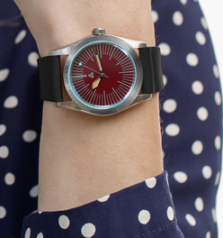 Intaglio Midsize Edition + “Sixty-One” Brass Dial