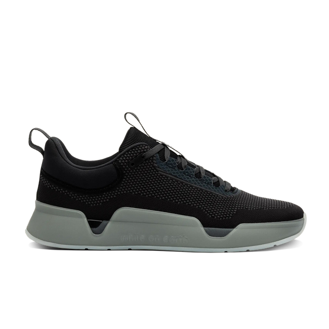 MoveTrainer_Black_Profile1_TransparentBackground.png