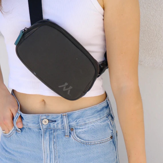 Mykos Belt Bag Lifestyle.jpg