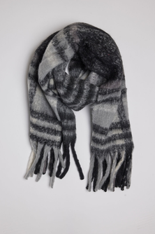 Cozy Plaid Scarf -Black