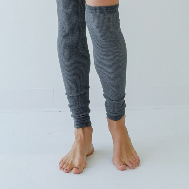 Pianissimo_silky leg warmers_charcoal.jpg