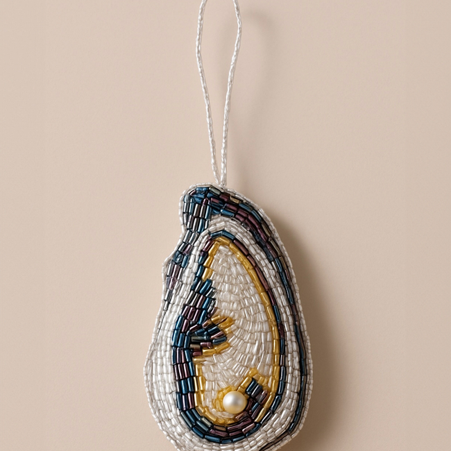 Pillowpia_oyster ornament (1).jpg