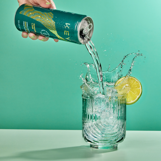 POUR & SPLASH SHOT (1)