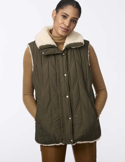 Dual Charm Sherpa Vest