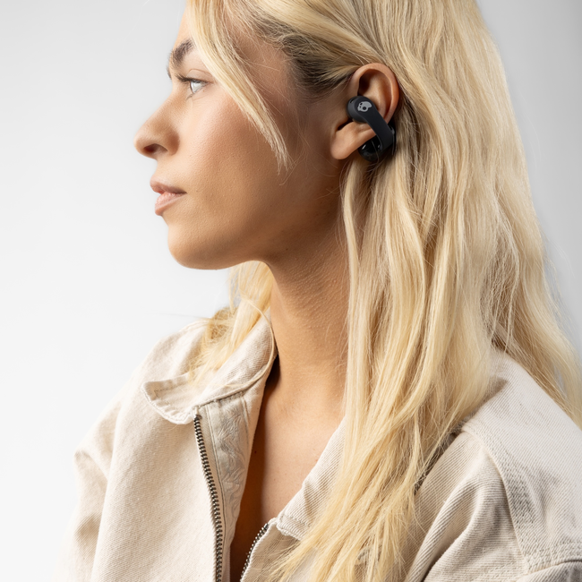 Skullcandy_25B_Push_720_Open_True_Black_S4EOW-T034_Studio_Images_12368.jpg