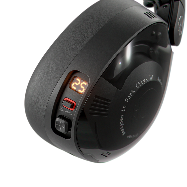 Skullcandy_Aviator_900_ANC_True_Black__Press_Images_01.jpg