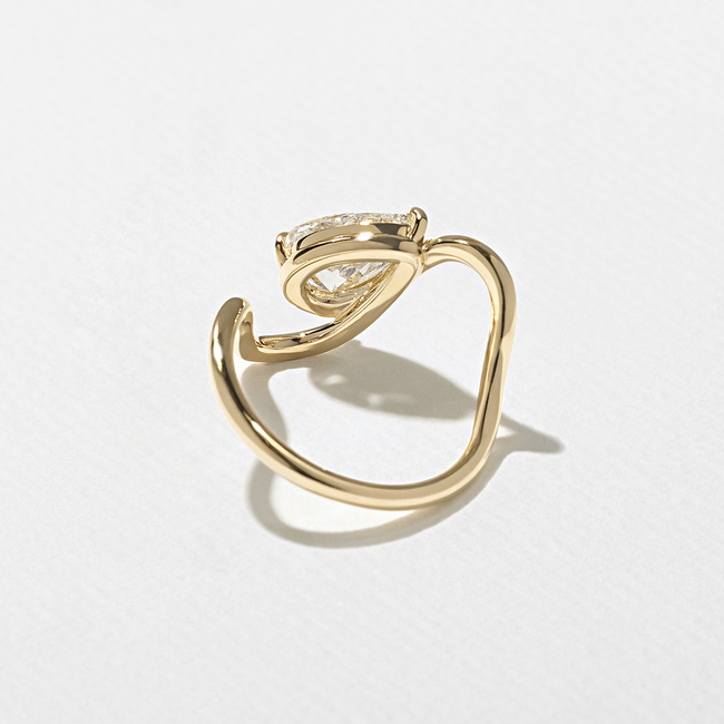 Stella_pear_14k_yellow_gold_4.jpg