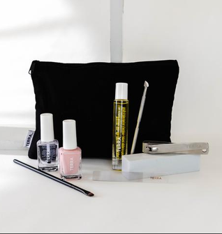 9-Piece Minimalist Luxe Nail Kit with Top / Base Coat + Color of Choice