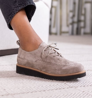 Xindra in Taupe Suede