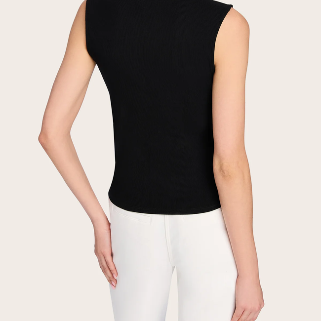 ZOELLE_BLACK_EROS_WHITE_0040.webp