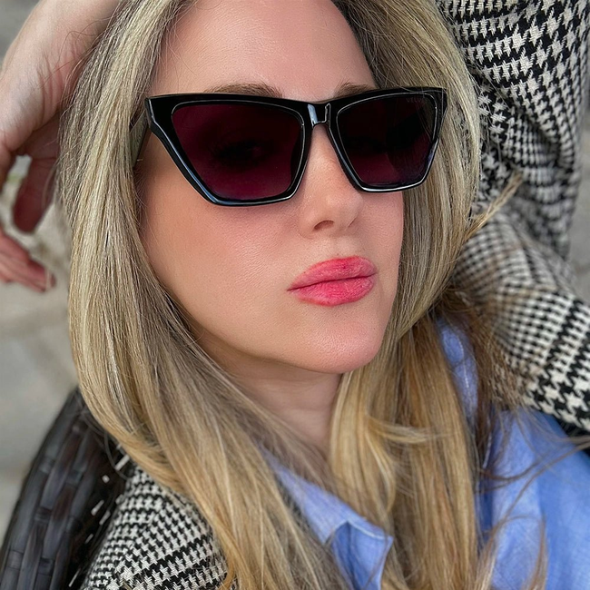 Helen-gallery-51678952554789