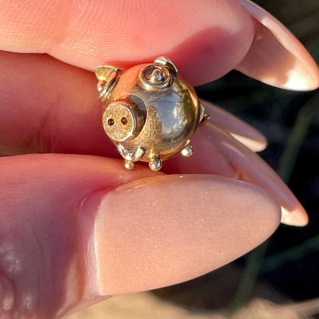 Antique yellow 9K piggy charm-gallery-56198637584699
