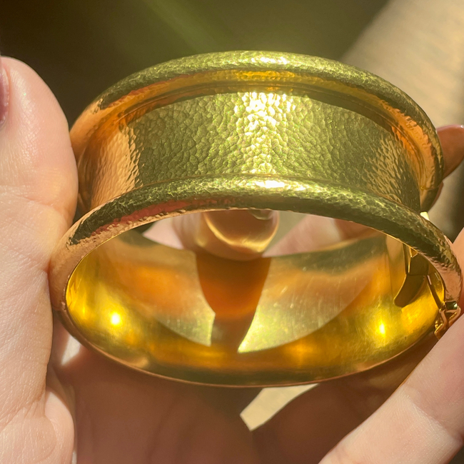 Estate yellow 19K gold Elizabeth Locke Designer Amulet hinged bangle bracelet-gallery-51082920624443