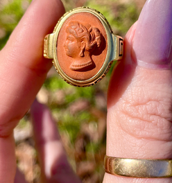 Vintage 18K Carved Lava Cameo Ring, size 6.25