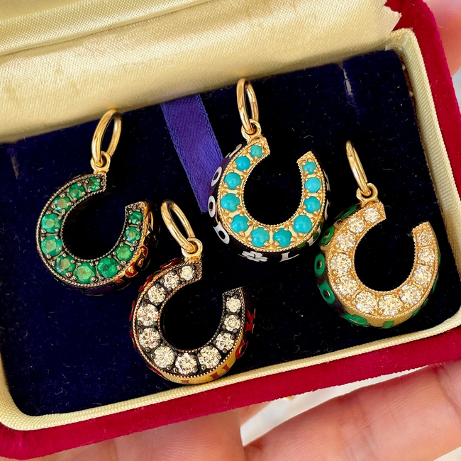 3GOG Original Good Luck Horseshoe Milgrain Pendant-gallery-56297449357627