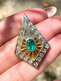 Vintage yellow 18K approx 2.25 ctw diamond and .85 ctw emerald kite shape slider pendant
