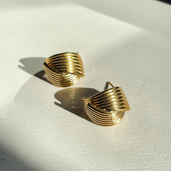 Small Twisted Earring-gallery-31654118752331