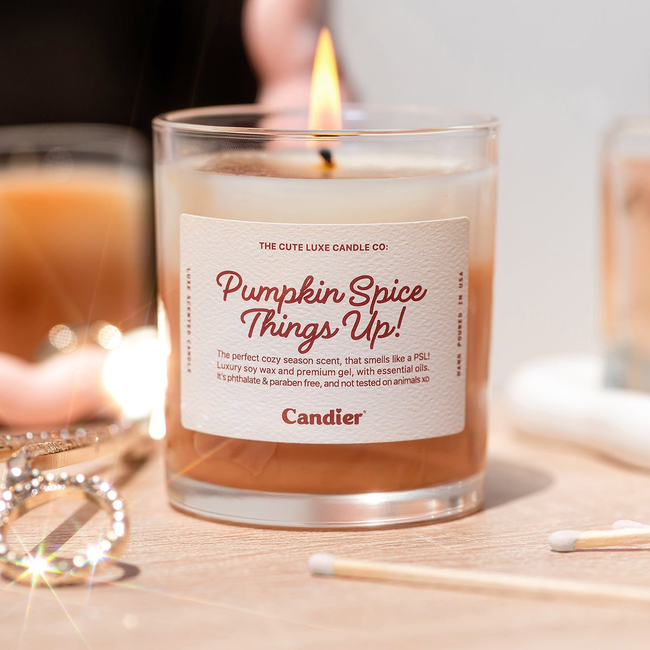 candier-cozy-pumpkin-spice-latte-candle-burning.jpg