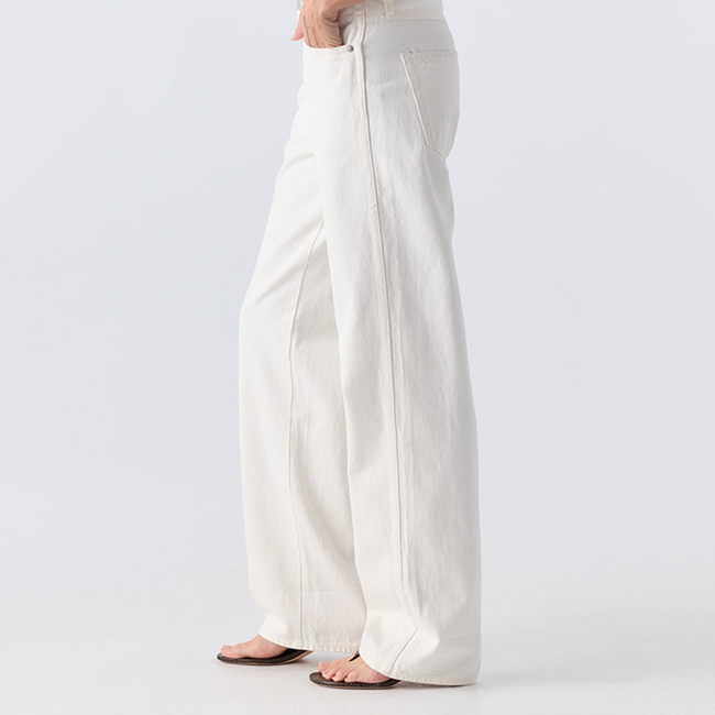 Rosalind <br> White Lotus-gallery-33523934527554