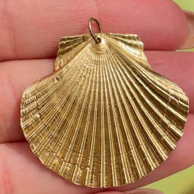 Vintage yellow 14K large textured shell pendant-gallery-54649368543547