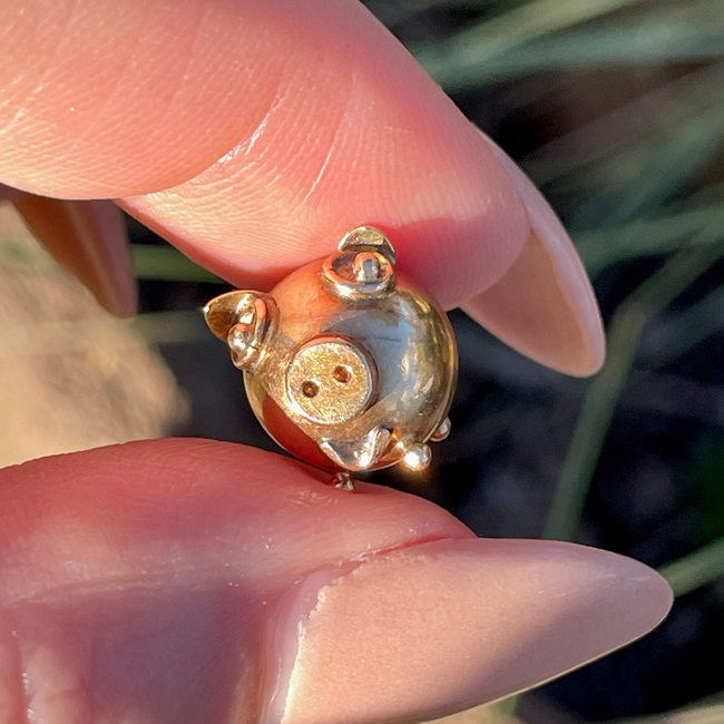 Antique yellow 9K piggy charm-gallery-56198637617467