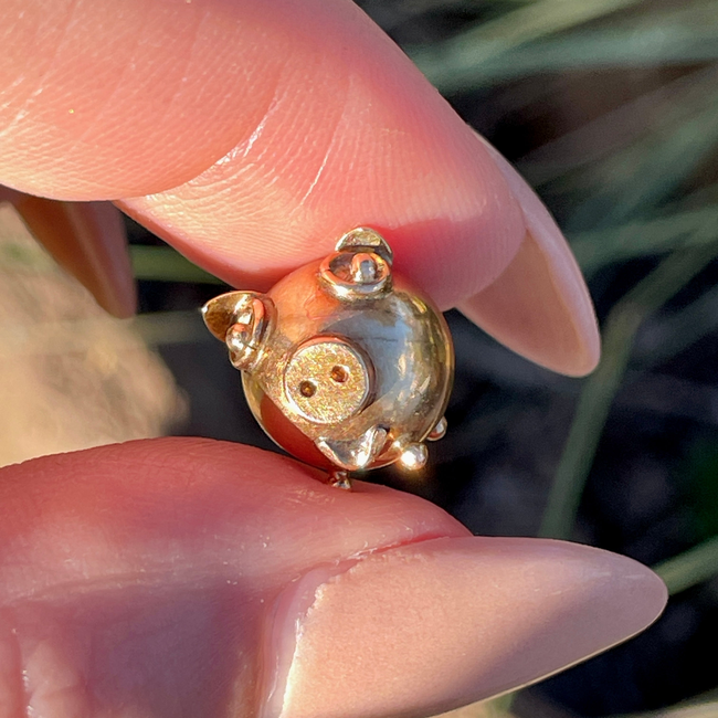 Antique yellow 9K piggy charm-gallery-56198637617467