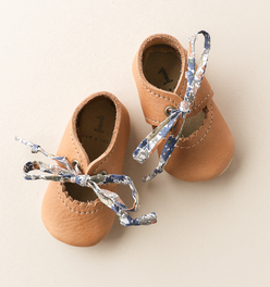 Bella Janes in Caramel