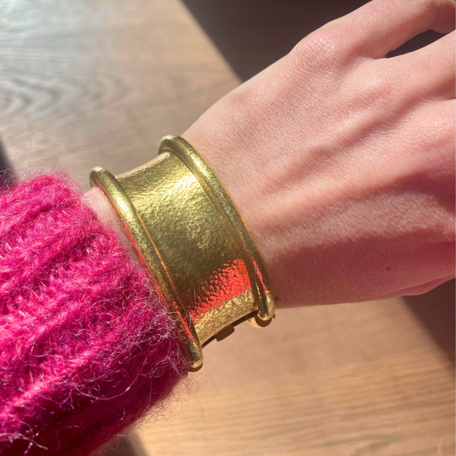 Estate yellow 19K gold Elizabeth Locke Designer Amulet hinged bangle bracelet-gallery-51083091378491