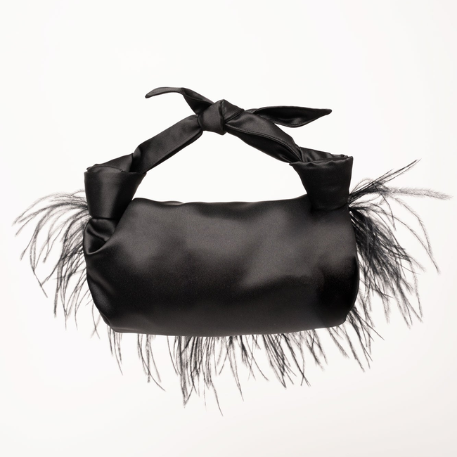 Feathered Nodo Mini Clutch in Noir-gallery-39565623427310