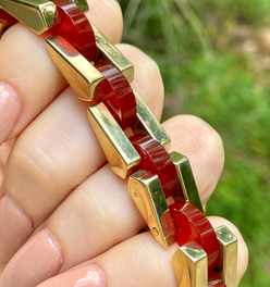 Vintage yellow 14K and carnelian angled link bracelet, 7.25 inch