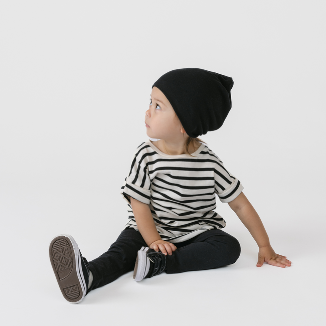 dreamy_slouch_beanie_toddler_black_1.jpg