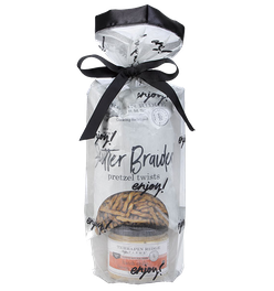 Everyday Grab and Go Giftset with Hatch Chile Cream Cheese Dip and Butter Braided Pretzels