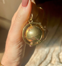 Vintage yellow 14K gold star set ruby and sapphire picture holder orb locket